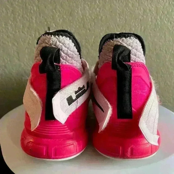 Nike LeBron Soldier 12 GS 'Pink Foam’ size 7y - Picture 6 of 9